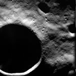 superficie y crater lunar